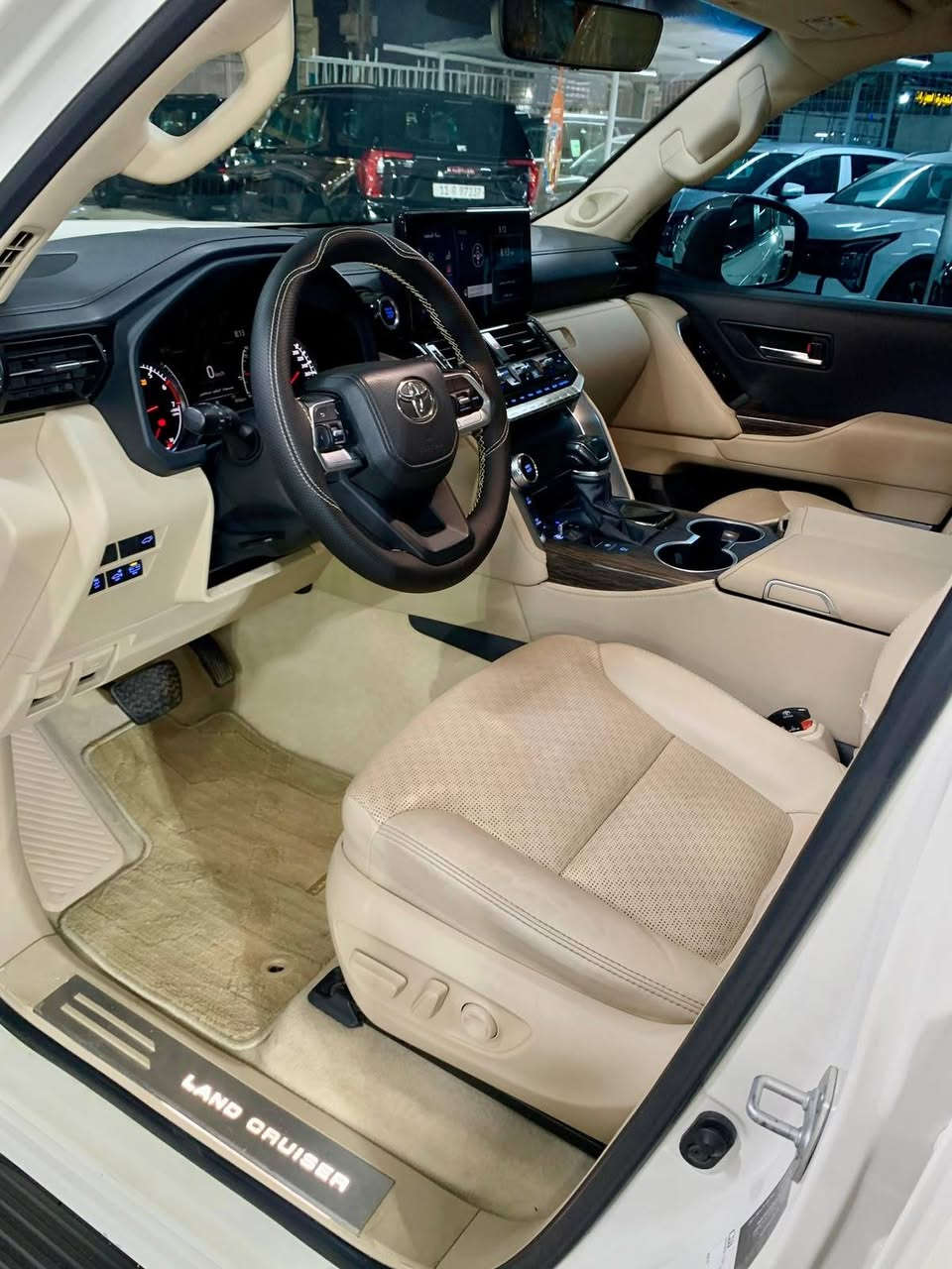 لاندكروز VX
2023
ساس كفالة عامة 
ماشية 55000km
باج تضليل شمالي 
تحويل ثاني يوم 
للأستفسار 
***********
