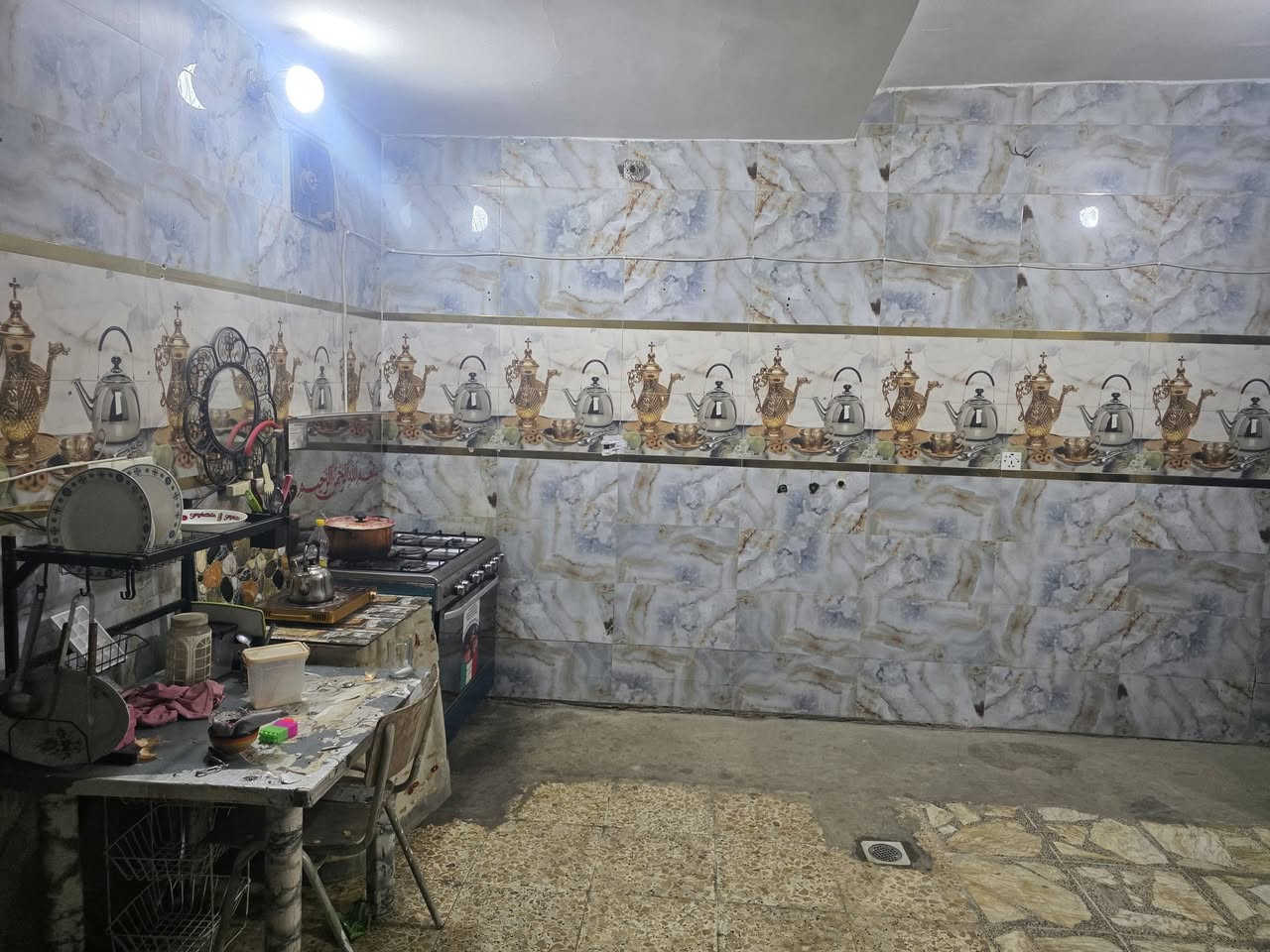 السلام عليكم دار للبيع  مساحه 115 زراعي سند 25+30 متر تشجير يحتوي على الطابق الأول استقبال+مطبخ كبير+غرفة نوم +مخزن +صحيات 2 
الطابق الثاني غرفة نوم +صحيات 
الموقع:الامين الثانية شارع النواب الفرع مقابيل روضة الانوار 
السعر 165 وبي مجال بسيط
الاتصال موجود واتساب
***********

نص مكتوب في الصور:
- ملعب فريق الجي ثانوية كلكامش للمتفوقين 737-11 737-12 737-13 737-21 737-29 اعدادية الفرات المهنية 737-9 739-9 739-38 ساحة التشابيه المركزية الامين الثانية 739-20 739-18 مدرسة ذات العيون الابتدائية للبنين 739-3 739-15 جامع الفرج 739-8 عمار العربي حدائق الامين Omar Bin Al Khatab Street مطعم مالك جكن قيمة ستار النجفية 741-3 Omar Bin Al Khatab Street 711-19 711-7 741-2 سریع قناة الجيش Nairiyah Entry-مدخل