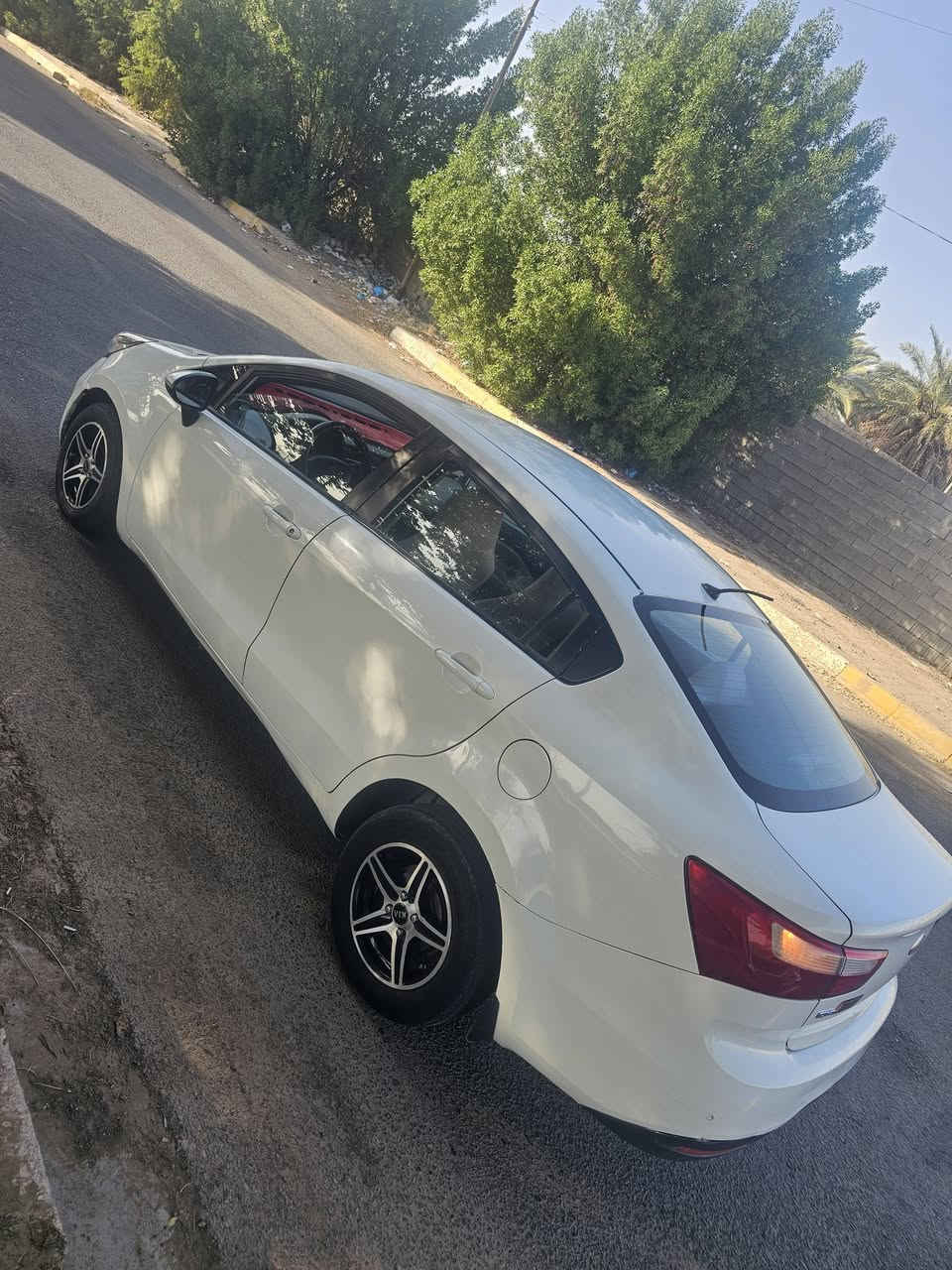 مساء الخير احبتي 
كيا ريو 2014 خليجي رقم بغداد دولي باسمي كير محرك جيدة جدا صبغ قطعتين على نص نص والسونار موجود العنوان صلاح الدين قضاء بلد قرب المرقد للاستفسار الاتصال على الرقم ***********

