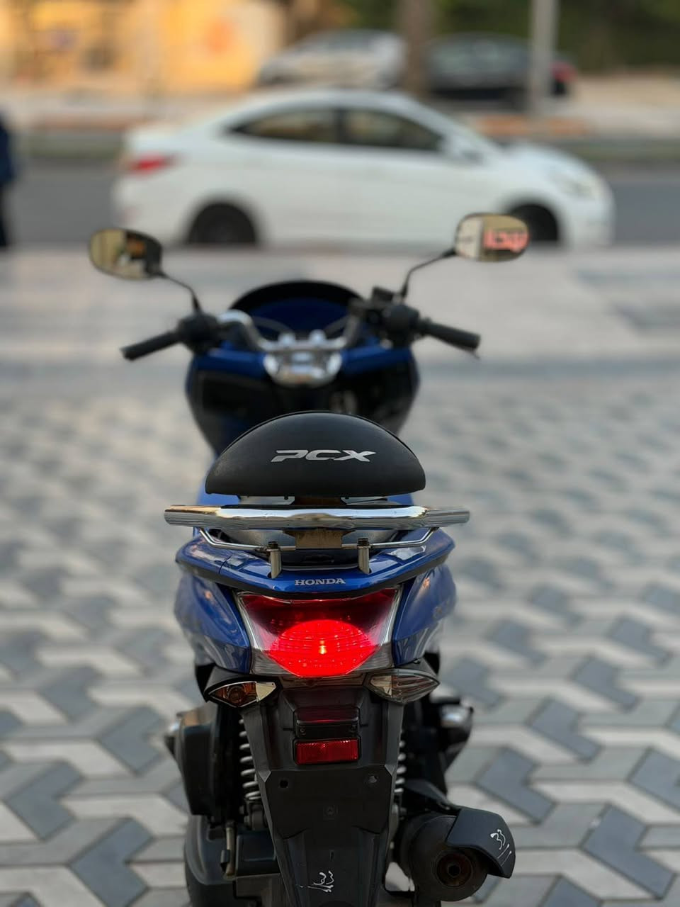 السلام عليكم اللبيع دراجه pcx جيل لاول ماشيه 35 الف دراجه ماخذها رمبه  الدراجه وعلى  ايدي حجم المكينه 125 ياباني الاصلي دراجه كامله استان كهرباءي  حساس ازدحام  الدراجه جديده واحلا من الصور  مال جناي الدراجه مكفوله  اي نقص مابيه  السعر مليون 300 وبيه مجال مكان بغداد  الدوره حي الصحه  الرقم  ***********
