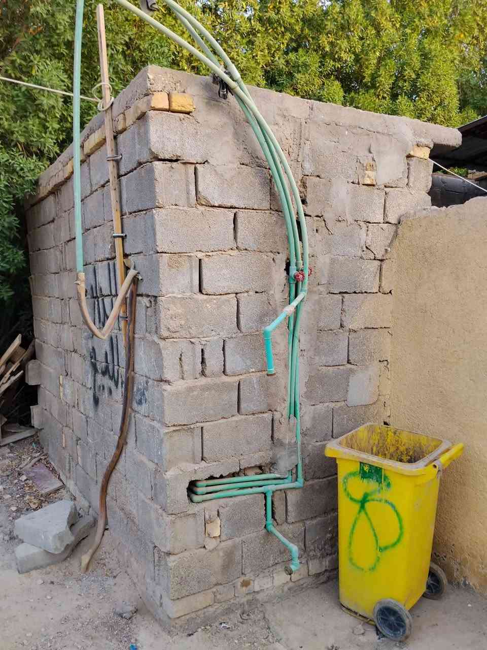 السلام عليكم 
بيت للبيع
جزء منه مبني والي بظهر البيت قطعه من ضمنها
المشتمل يتكون من غرفه نوم ومطبخ ومجمع صحيات خارجي مكانه كوت حي الجهاد بظهر مدرسة رمضان مبارك الابتدائية للاستفسار الاتصال على الرقم 
‏‪***********‬‏
مكلف بالنشر
