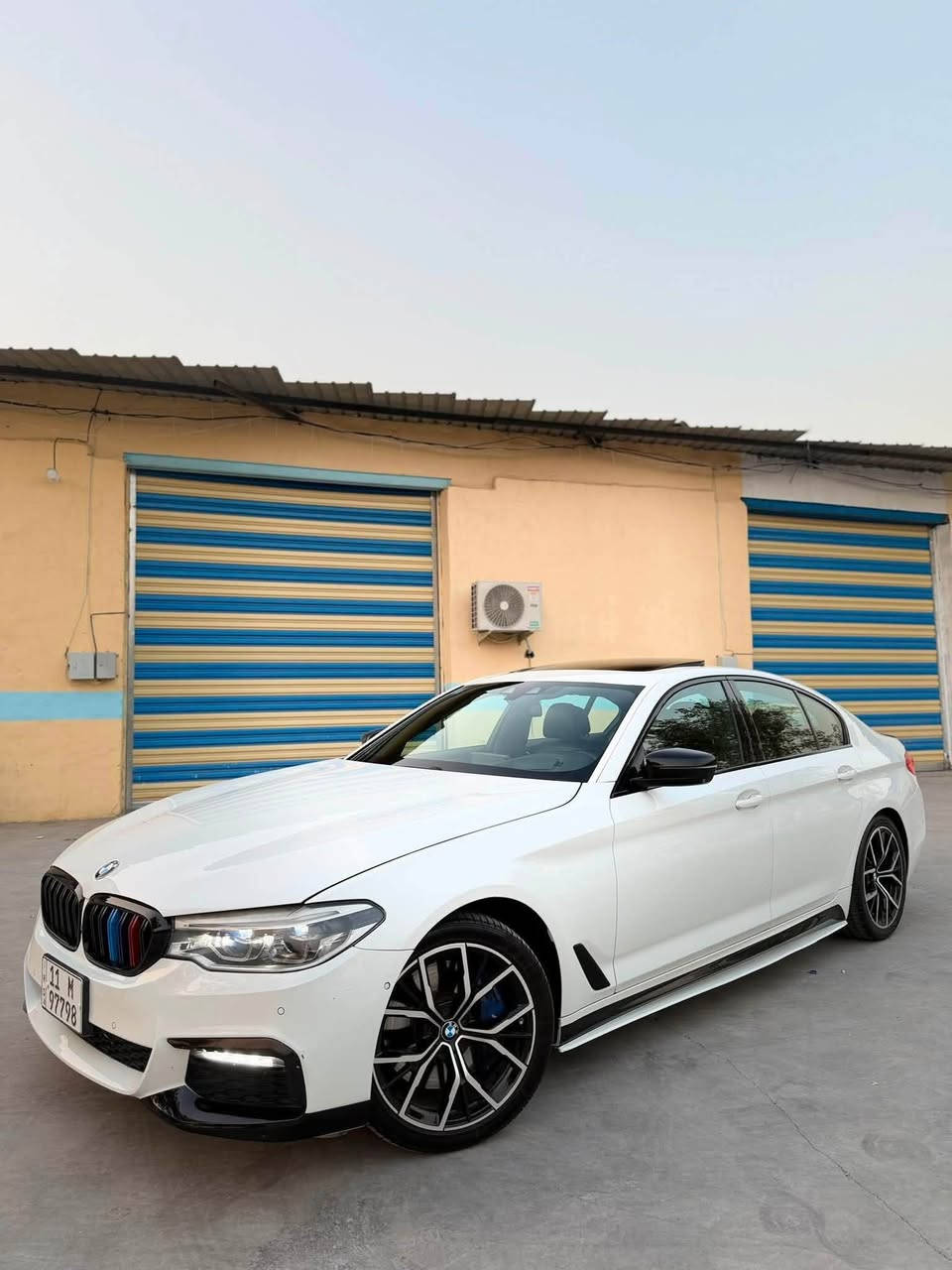 سلام عليكم
Bmw 540 v6 Twin Turbo  .. M-package

سنة الصنع 2019

حادث فقط دعامية وبنيد مبدل بلادي نفس اللون بدون قطرة صبغ السيارة ….

المواصفات 

فتحة سقف

كامرات عدد 4

رادار امامي خلفي جانبي

 داخل جلد 

تدفئة تبريد مقاعد 

ستيرن تدفئة 

ماشية 90الف 

بدون اي نقص جديدة كلش 

كير محرك مكفول من الفتح والتبديل 

السعر 23,800 وبيهة مجال 

مكان السيارة بغداد الكاظمية جكوك 

***********
