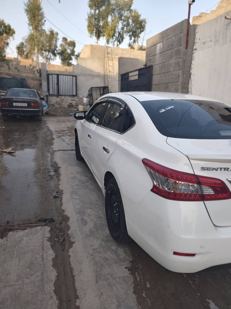 سلام عليكم نيسان سنترا 2018 خليجي لبيع 
بيه قطعتيني صبغ وبيه  مكانين بارد ورصعه بدون دواخل 
كير محرك بشرط مامفتوح تبريد ثلج تبريد قطعتين 
رقم اربيل تحويل أو وكاله 
السعر 110 وبيه مجال قليل عنواني كركوك 

***********
