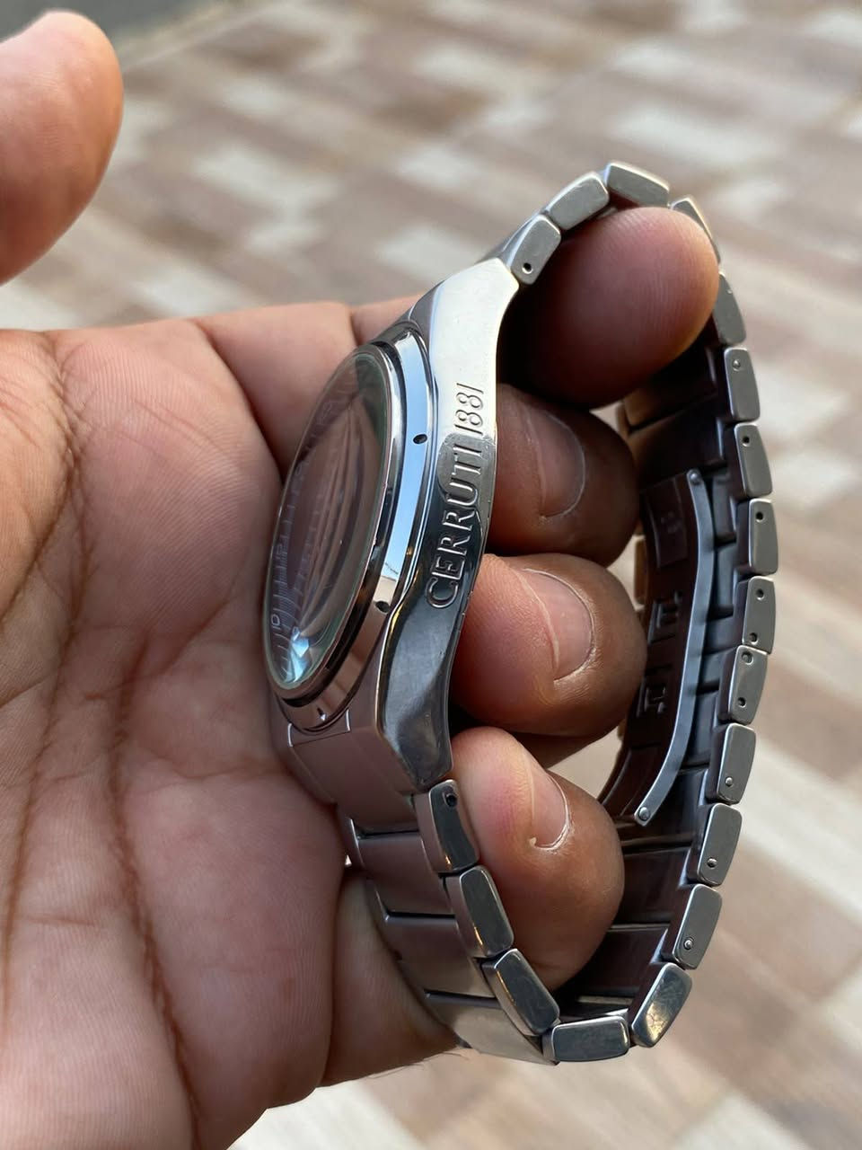 شيروتي بطاريه سويسري قطر 40 كلشي بيها بلادي السعر 100 الف... ***********
