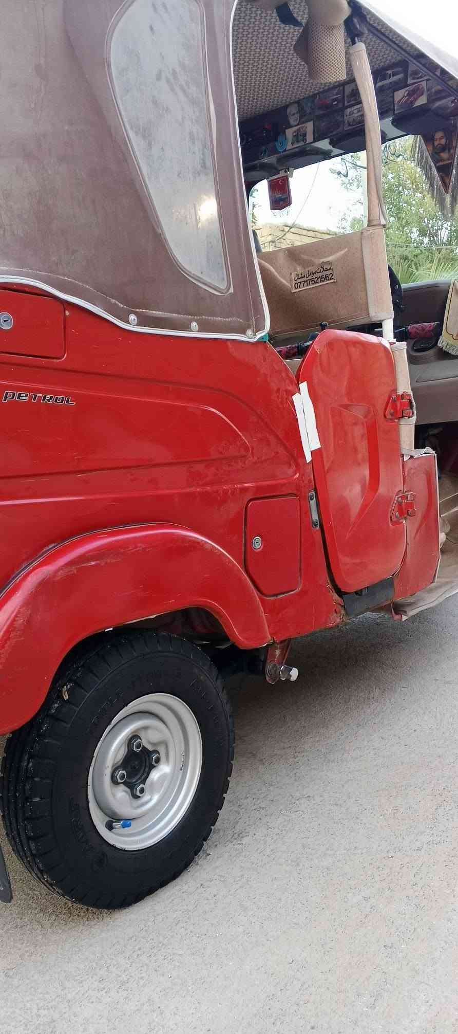 تكتك للبيع موديل 21 شهر 11 بأسمي مكينه مجفته السعر 7 مليون و 400 
الناصرية قضاء الغراف. *********** مامتواجد واتساب بس اتصال
