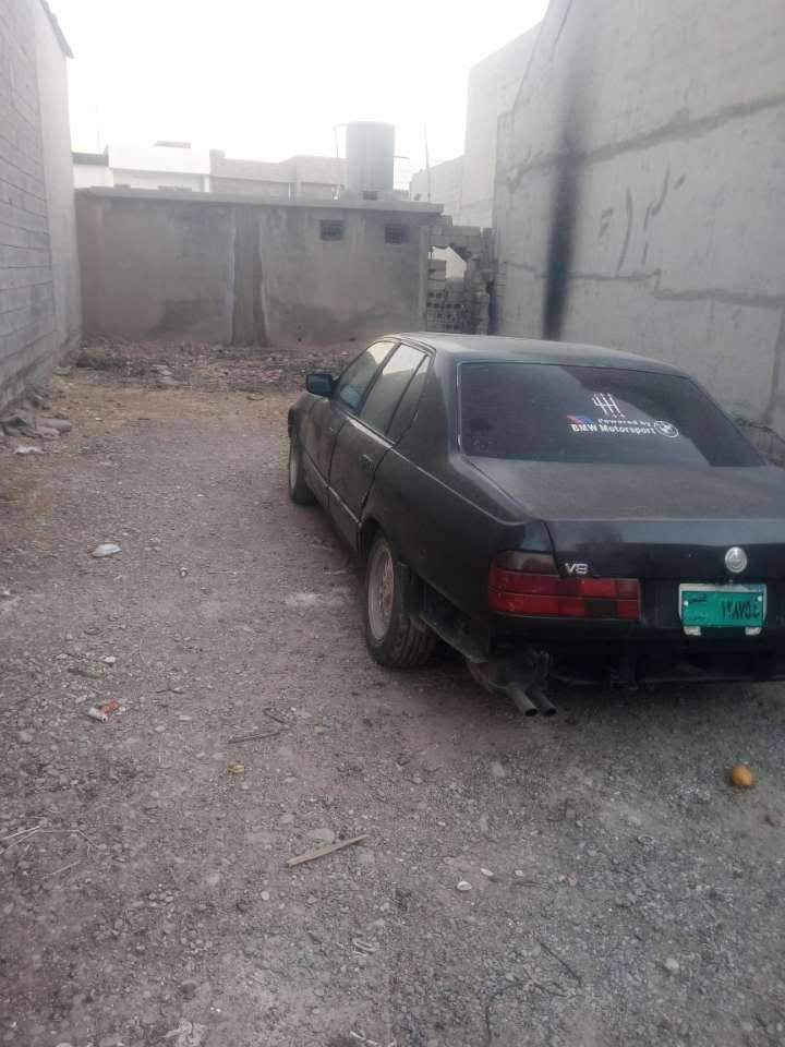 سلاوتان ليبي ئم بئيمه ته نهابوفروشتن كورينه وه ناكه م 740V8كيرومه كينه به شرت موديل94قه بات مواسافاته ئارمو واجيه يه به شرتي ئوليات ئارم ده هوكه جه مه كي بجوكي بيشي هه يه به س لاي سكني كرديه سياره كه بني شله ده بي بوخوت جاي كه ي سعري23مامه ليكي كه م له هه وليرم *********** أربيل, العراق
