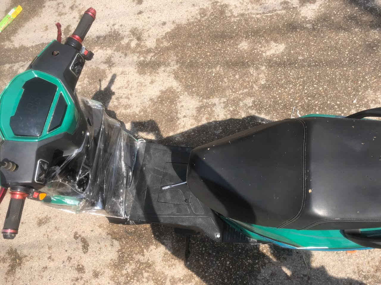سلام عليكم موطور شحن للبيع نضافه فول بطاريات ١١ونص و ثنين ١٠ونص ست بطاريات. موطور نضيف بي نضام بك سعره ٥٥٠وبي مجال مكاني الرمادي الصوفيه قرب كليه المعارف رقم التلفون ***********
