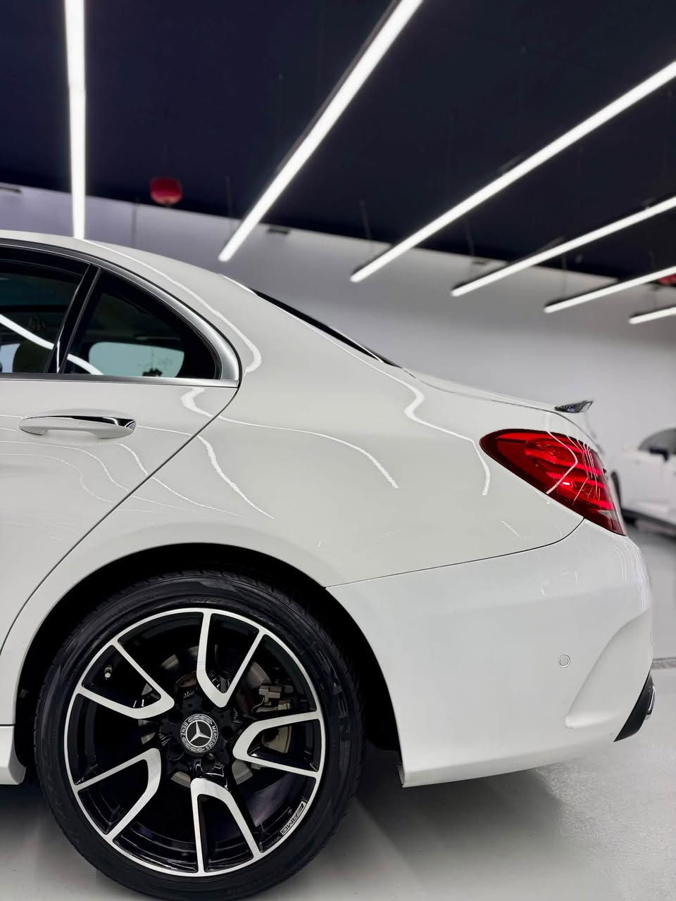 مارسيدس c300 
 رقم اربيل 
صفر مسج 
( بانورما - حساسات - رادار - دبل ماوس - مقاعد خزن - مقاعد جلد و تدفئة - بصمة ابواب و صندوك - اربع وضعيات قيادة - سماعات برمبستر ) 
السيارة جاهزة بدون اي نقص
رقم اربيل بأسمي
موديل 2016 
حادثها جاملغ بنيد
مكاني منصور. - داوودي 
السعر 185 ورقة 
***********
