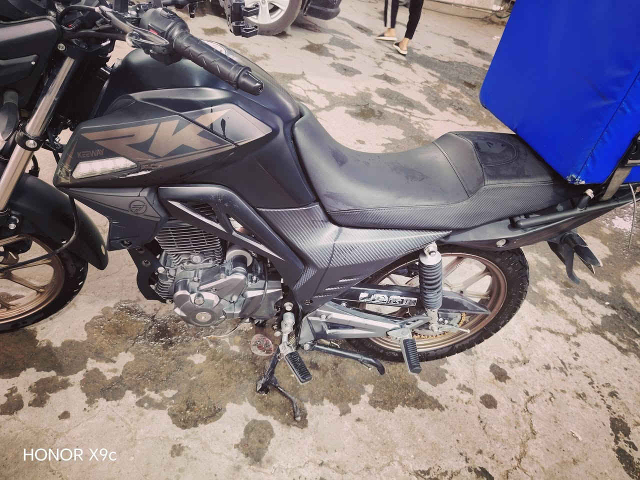 السلام عليكم RK للبيع الدراجه نضيفه ومماشيه هواي الدراجه بيه شغلات بسيطه ويل اعوج بس شغال وكله كفاله دراجة باسم الشركه أربيل رقم انكليزي السعر 2600 وبيه مجال مكاني بغداد بلديات *********** واتساب

نص مكتوب في الصور:
- HONOR X9c