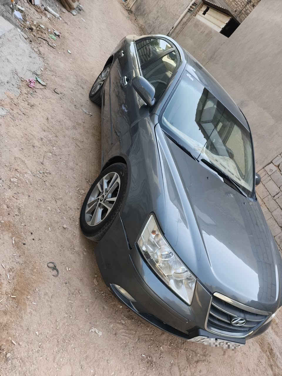 سلام عليكم 
سوناتا 2009
مكينة ٣٣٠٠ سته سلندر
رقم بغداد دولي 
صبغ عام 
بيها جاملغات خلفيه لا واصله للحوض ولا الشاصي فقط من الخارج 
مكينة كير حدادية جاهزه 
تبريد تدفئة
حدادية جيدة 
كهربائيات
مكان السيارة كربلاء 
السعر 80 وبيها مجال 
للتواصل *********** . 
مامتواجد عالنت فقط اتصال
