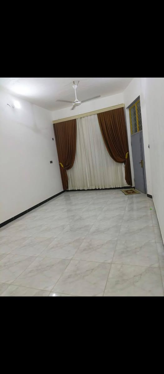 بيت زراعي المساحه ١٥٠ متر ناحيه أور السديناويه يتكون من استقبال صاله غرفتين نوم مطبخ صحيات البناء طابوق صب كونكريت للستفسار أكثر ***********  السعر ٦٨ مع مجال
