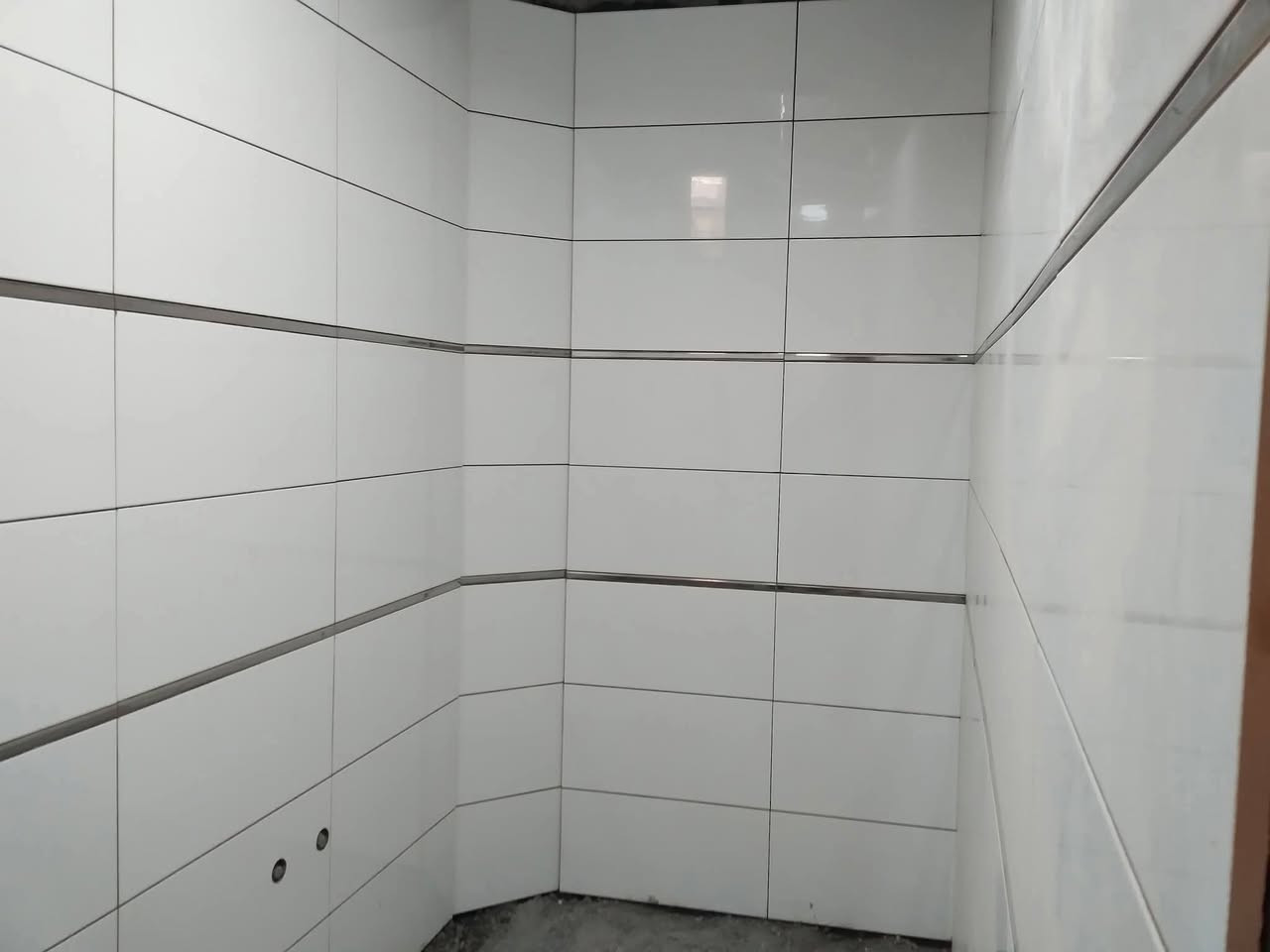 اسطە سیرامیك متفرغ اشغل بسعر مناسب ***********
