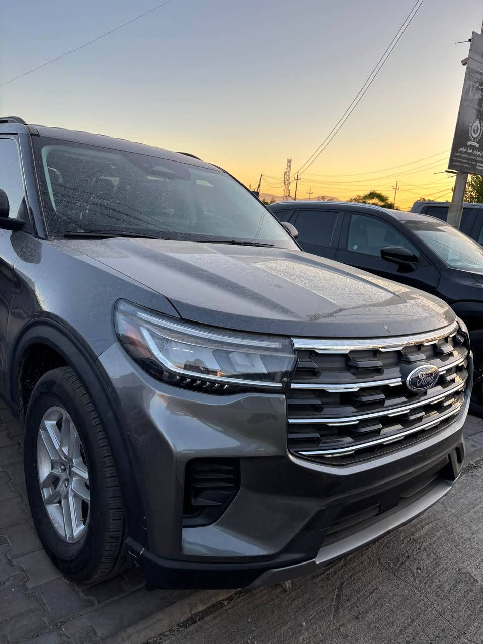Ford Explorer 2025 4wd
فۆرد ئێکسپلۆرەر
مۆدێل ٢٠٢٥ 
دەبڵ ئەکسل
سەیارەکەمان بێبۆیاخە تەنها دەرگایەکی گۆڕاوە بە بیلاد
بۆ نرخ ٣١٥گەڵاو معامەلە 
بۆ پەیوەندی *********** السليمانية, العراق
