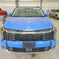 اعلان مزاد 🚗  بالامكان ادخالها على كتاب الشهداء 🔸 نوع السيارة :  كيا س...