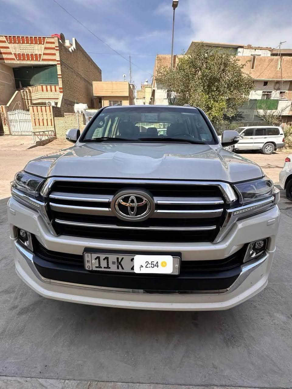 السلام عليكم
لاندكروز 2019  ساز 
فئة الكراند تورنك فول
رقم بغداد مميز 
6 سلندر 4000
ماشية 86
سلايد 
جنطة كهرباء 
عداد ليزري 
كشنات كهرباء 
3شاشات 
شاحن لاسلكي 
حساسات 
السيارة مكفولة كفالة عامة 
السيارة جاهزة من كلشي 
***********

نص مكتوب في الصور:
- 2:54 م