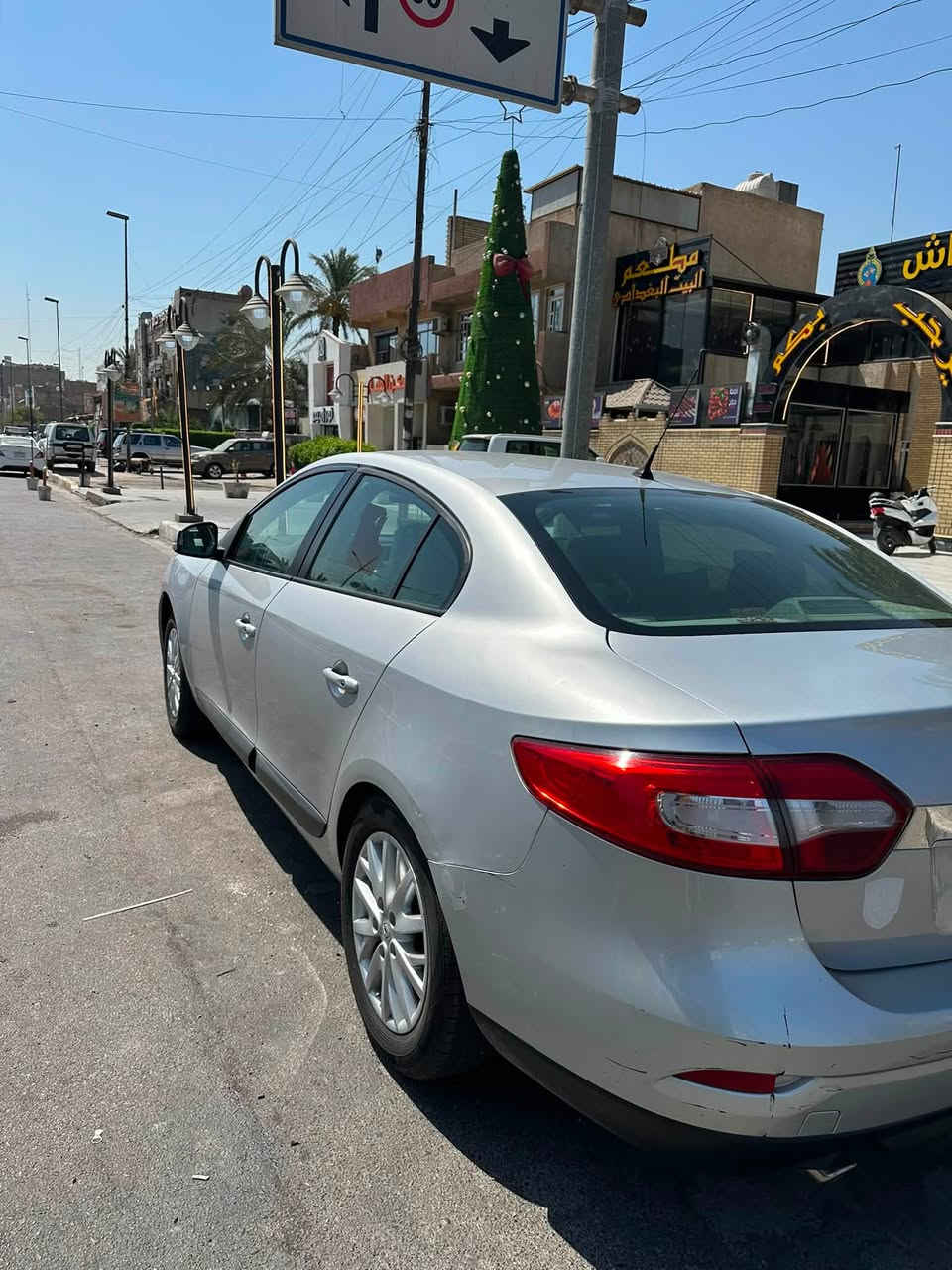 رينو 2016 سياره مكفوله من الصبغ والضربه والجراد والكير والمكينه والتبريد كلش نضيفه غرفتها جديده كلش نقص برغي مابيها مواصفات تحكم بصمه تشغيل بصمه ابواب 4 مكان جميله شارع خير الله *********** السعر 69
