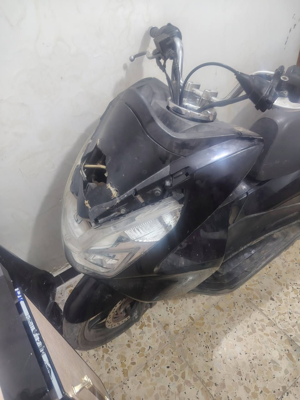 Pcxجيل ثاني
محرك 150 ما مفتوح  عل فحص 
 ياباني مو ماليزي.  دراجه متضرره أثر مشكله مو حادث
 قفل ١٢
 رقمي. ***********

