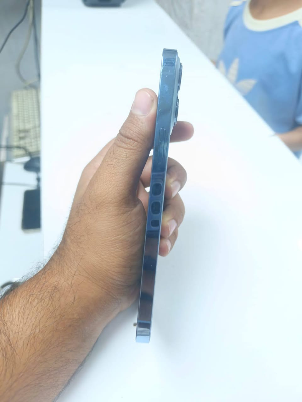 السلام عليكم موجود 2 اجهزه 13 برو ماكس ذاكره 256 مثل ما موضح كدامكم واحد مقفول ايكلود مالته فقط الباقي كله شغال 
والثاني شغال كلشي مابي بس الضهر مكسور والسيم كرت مرات يشكل مرات يشتغل مكاني بغداد السعر 525 ثنينهن وبيهن مجال 
***********
