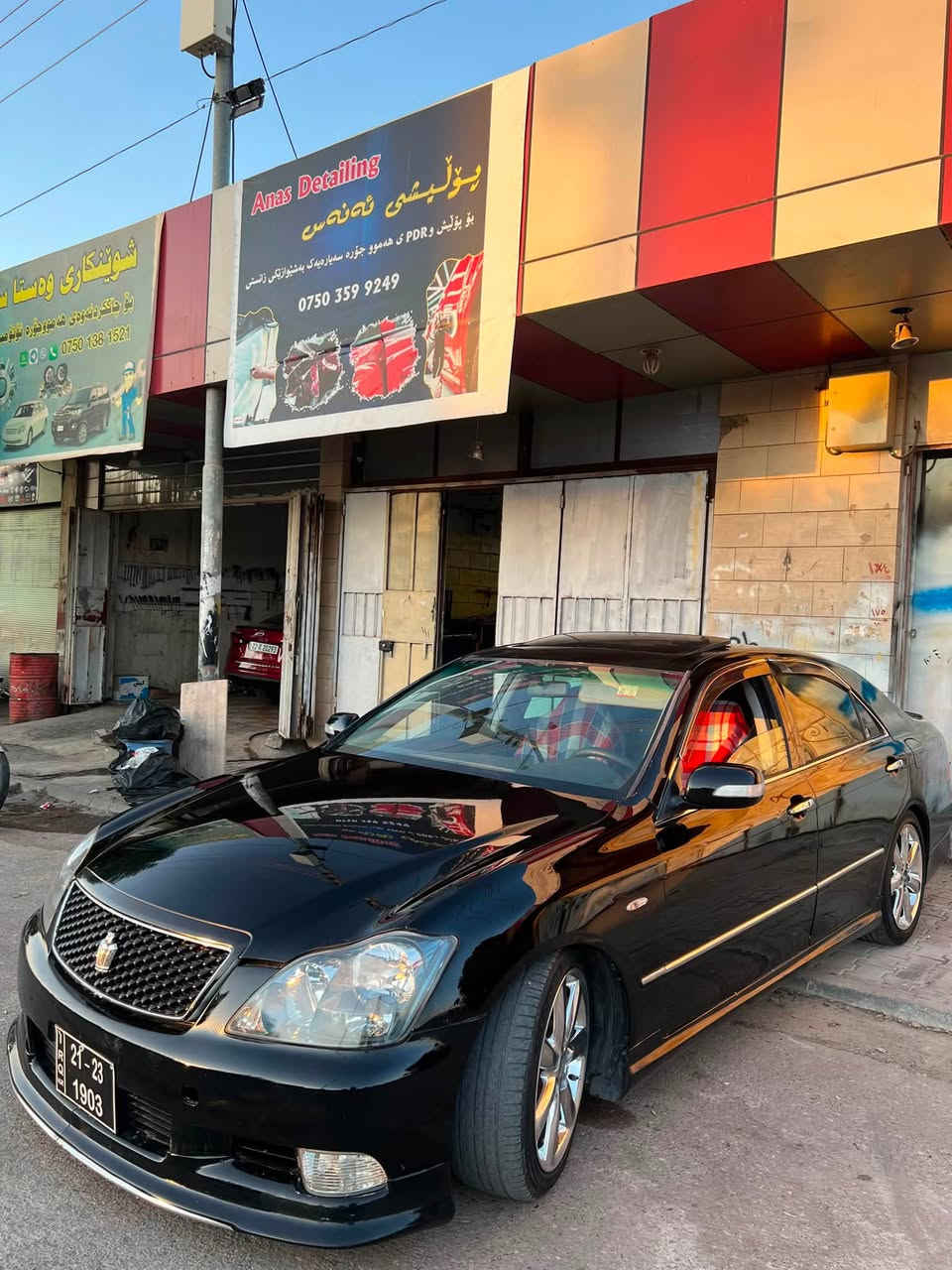 بەناوی خوای گەورە 
شاهینە براوە ١٨٤ قەپات مواسەفات 
جڵدو هیتەر سڵاید ئاوێنە ئیشارەت دینکە ئیستیل
بێ دوکەڵە گێرو مەکینە و ئەکسل بەشەرت 
دەعم و لێدراو سەقف هەمووی بەشەرت 
کامل جاهیزە تەنها برێکی نەبەسراوە 
تازە پۆلیش کراوە 
تەقەو رەقە بەشەرت 
چوار دەبڵی دایسی لە ژێردایە بەدڵی خۆو بەرزو نزمی کە
لە رەسمەکان جوان ترە 
ناونیشان هەلەبجەی شەهید 
*********** ڤایبەرو واتس ئەپی لەسەرە 

موشەریت تەلەفون کە لە خزمەتام جوابی کۆمێنت نادەمەوە 
ئەدمین ❤️
