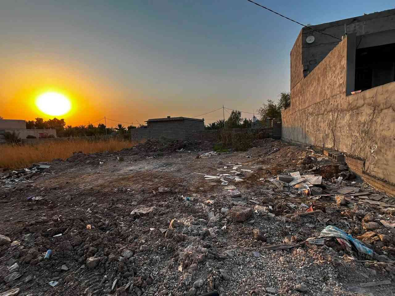 السلام عليكم قطعة للبيع حي المنتظر الثانية اول فرع مقابيل اسواق ابو سهيل 
 المساحة ٢٠٠ متر 
للاستفسار مراسلة الصفحة او الاتصال 
***********
