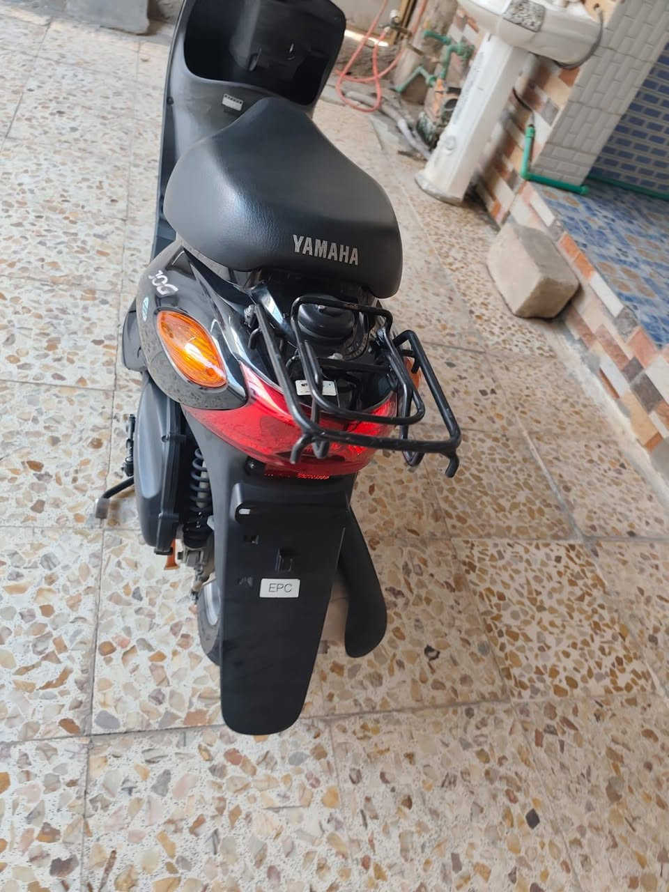 دراجه 60
حديث حاويه ماخذه 
سعرالمحلات مليون 150
اريده 750
ناصريه حي الفداء 
***********
