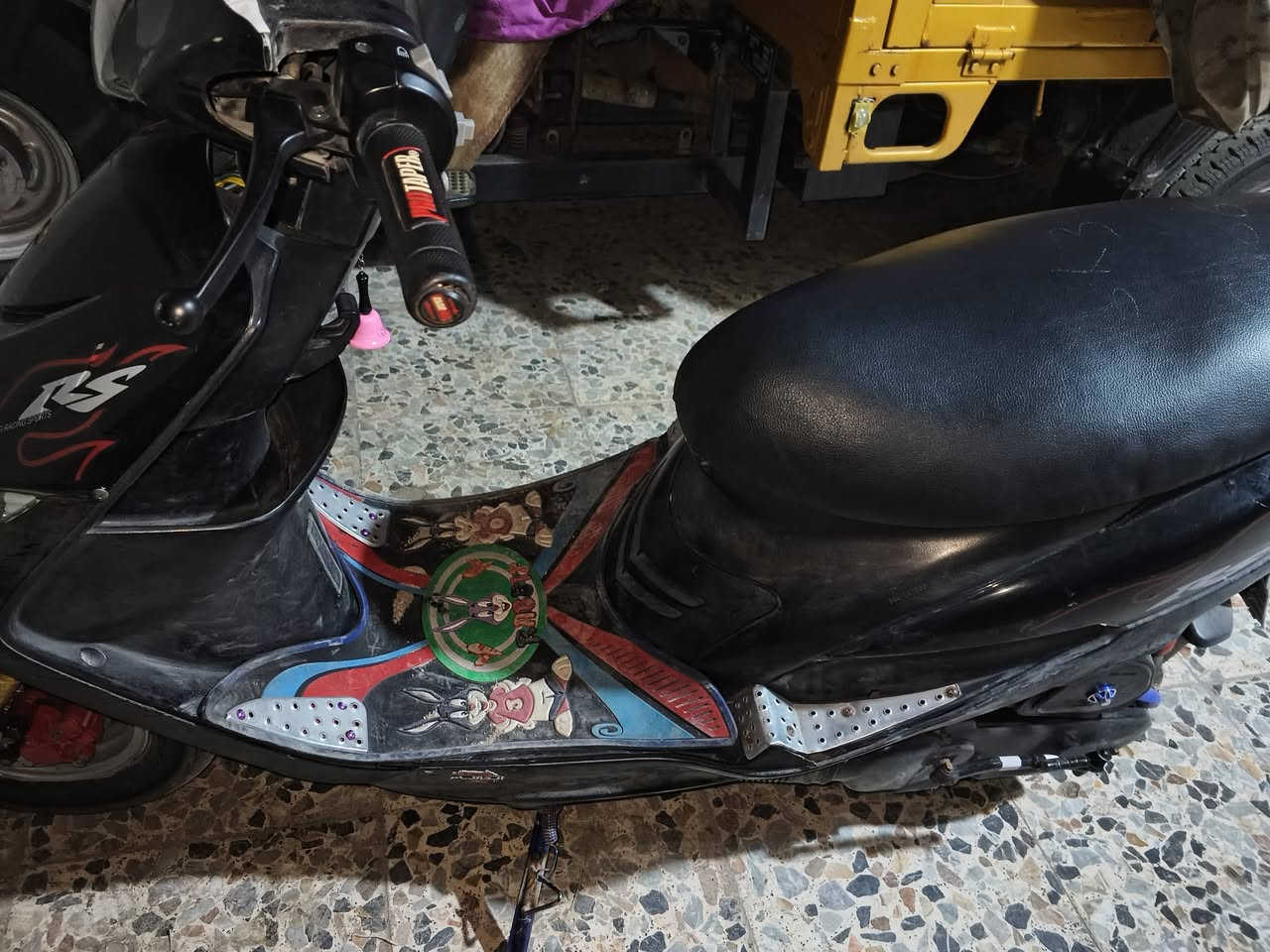 السلام عليكم دراجه ماكس عدله للبيع
مفتوحه ولفات فقط 
دراجه نضيفه بوشه 49 بلاديه
لا تبخير لا تنقيص صوت ناعم
خير من لله 
سعر 600وبيهه مجال مكاني
البصره كرمة علي مراسله
***********
