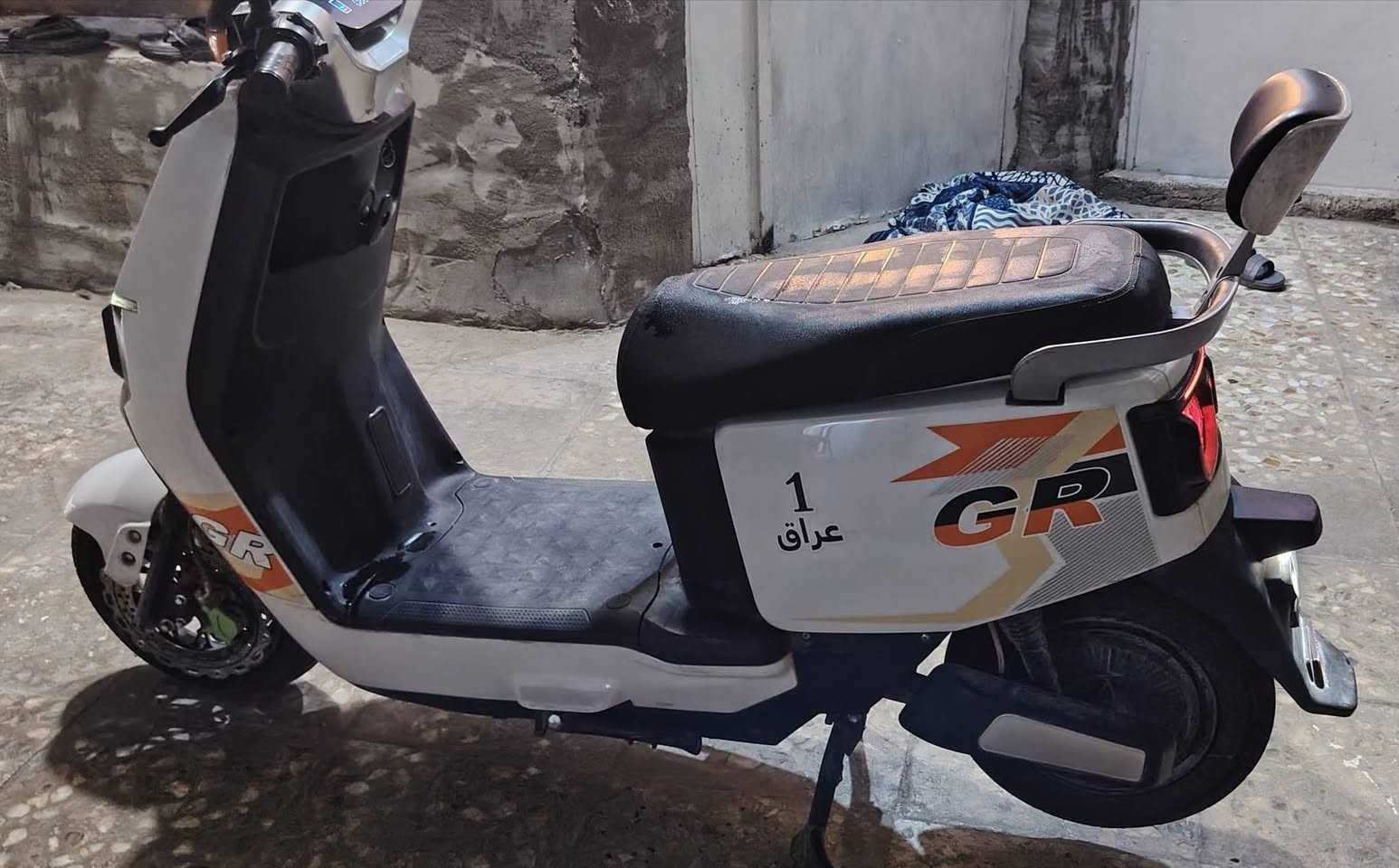 السلام عليكم دراجة للبيع مستخدم
نضيفه وجديده استخدام كلش قليل بحكم دوامي اسبوعي
مابيهة اي خلل وماوكفت عندي بيوم ٣ نمر سرعه قفل ستيرن نظام طوارئ تشغيل عن طريق سويج وكارت شاشه
بيهة فقط التاير الامامي بنجر وعايفهة بلبيت ممستخدمهة وموجوده صورة البنجر ماعندي مجال اسوي بحكم الدوام دراجة كلش راقيه الله شاهد عليه
السعر ٥٥٠ بيهة مجال
للتواصل ***********
المكان بغداد حي السفير
