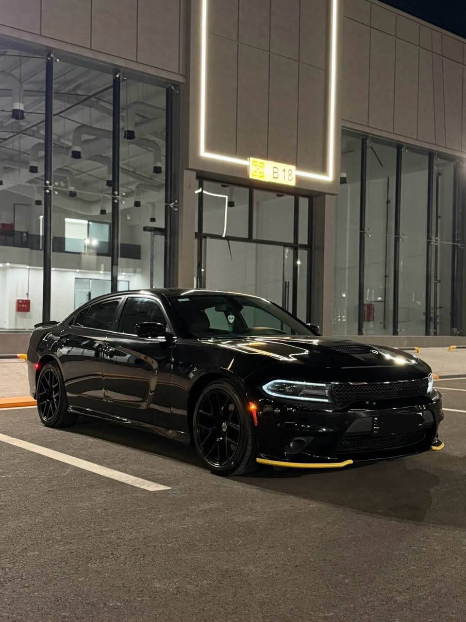 سيارة دودج تشارجر GT 2019 للبيع بأسعار مناسبة حبيت أشارككم هالسيارة الرهيبة! دودج تشارجر GT 2019 لون أسود، عداد 120 ألف ميل، أمريكي، فيها 3 قطع صبغ، ومحرك 6 سلندر 3600، وكراسي كهربائية ومريحة، مع شاشة أمامية لمسية 11 إنش، ونظام ملاحة، وكاميرا خلفية، ونظام تشغيل عن بعد، واستيرن كامل، وناقل حركة 8 سرعات، والكثير من الميزات الرائعة. السعر مناسب جدا، وإذا حابب تستفسر أو تشوف السيارة، اتصال أو واتساب ***********. موجودة بأربيل أربيل, العراق
