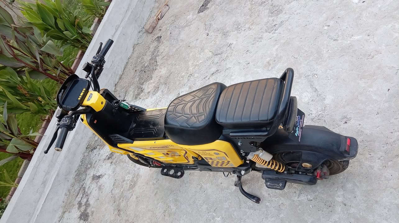 دراجه Rs9 وضع شركه البطاريات دراجه ماتصرف عليها ربع السعر 475 وبي مجال ***********
