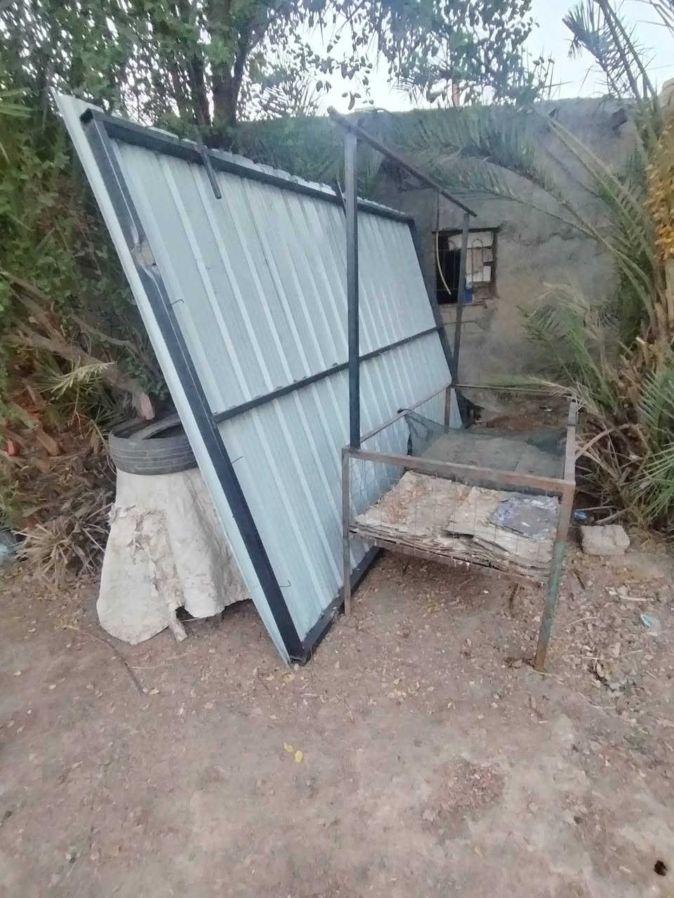 عندي ااقفاص حديد عدد ٢ (طول القفص الواحد مترين وعرض متر تقريبآ وارتفاع متر +سقيفه طول (٤) أمتار وعرض (٣)أمتار+هلاسه مال دجاج +بوستر مالة محل دجاج كاملة للبيع كلهن سوه (ب٦٥٠ الف) شلع.
للاستفسار  اتصل وبخدمتك👇 

***********

