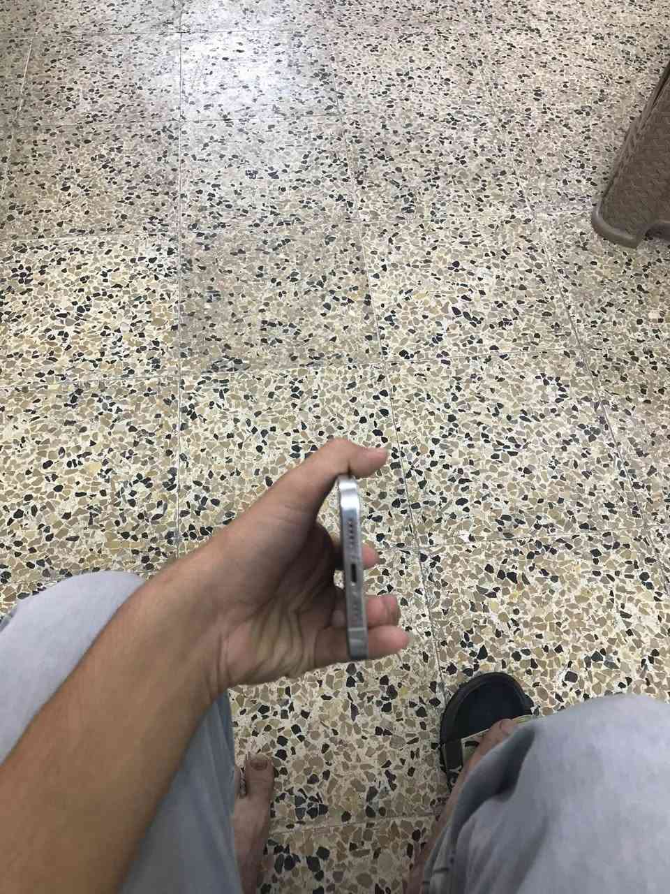 آيفون ١٢ برو • ١٢٨ • كاميرا مشوشة