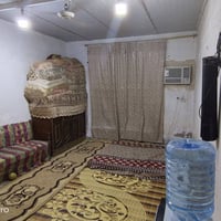 بيت تجاوز مساحة ٢٣٠ متر بي محل وحديقه واستقبال وغرفتين نوم وحمامين داخ...