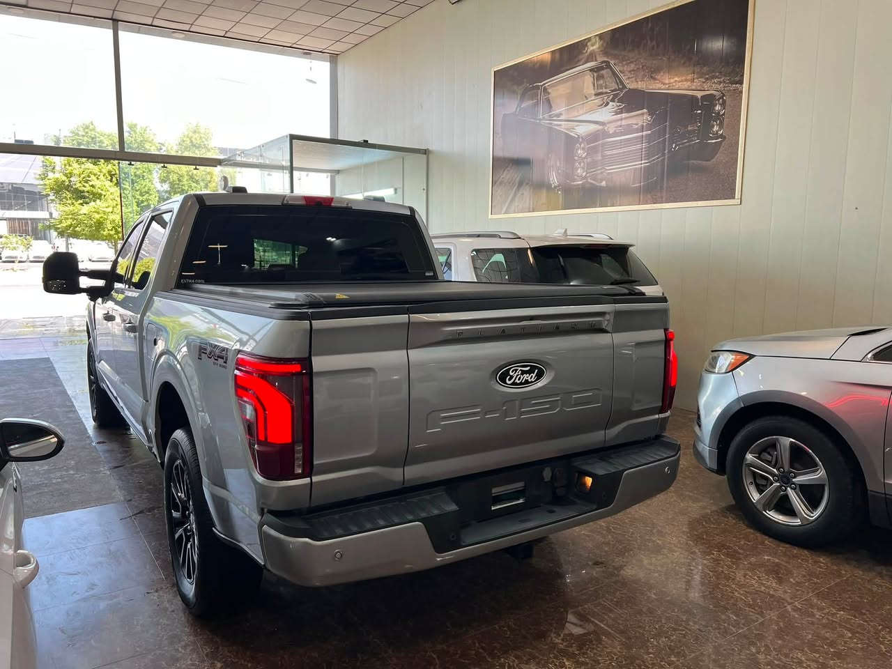 Ford F150 PLATINUM 3.5T

مواصفات امريكي فول مواصفات 
موديل ٢٠٢٤ 

ماشي ٣٦٠٠٠مايل

بدي قصير باب طويل

سعر ٣٨٠$ورقة

اربيل معرض هاشم للسيارات 

***********
***********
