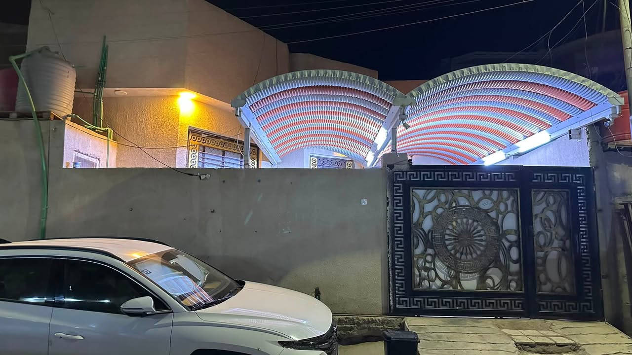سلام عليكم بيت للبيع 200 مساحة موقع الامن الداخلي الجديد( دور الشرطة )
سنة البناء 2022 قريب ع سايدين مؤدي الى شارع مستشفى السياب قرب التانكي الثاني مقابيل شارع موسى الكاظم مع كاونتر مطبخ هدية للمشتري للاستفسار وباقي التفاصيل والتواصل ع الرقم *********** واتساب او خط
