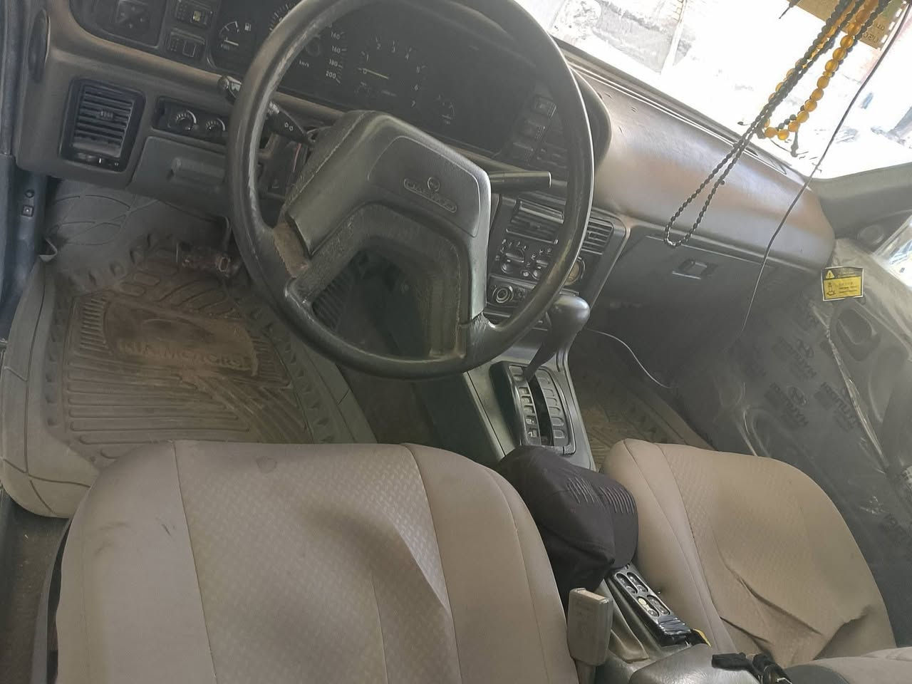 سلام عليكم برنس موديل 95 سياره نظيفه كهربائيات كلها شغاله داخلها نظيف سياره حييل نظيف محرك نظيف تبريد شغال كيوجه كلها شغالها كير نظيف رقم  نكليزي سنويه ال 30 شواصي نظيفه تخم تاير مكان الانبار السعر 32 الاتصال ع هذا الرقم ***********
