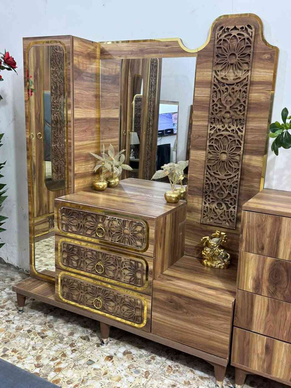 غرفه نظام ابواب 6 باب تركي نظيفه بدون ضرر السعر 750 وبيه مجال قليل مكان بابل قرب العاب المدهش م ***********
