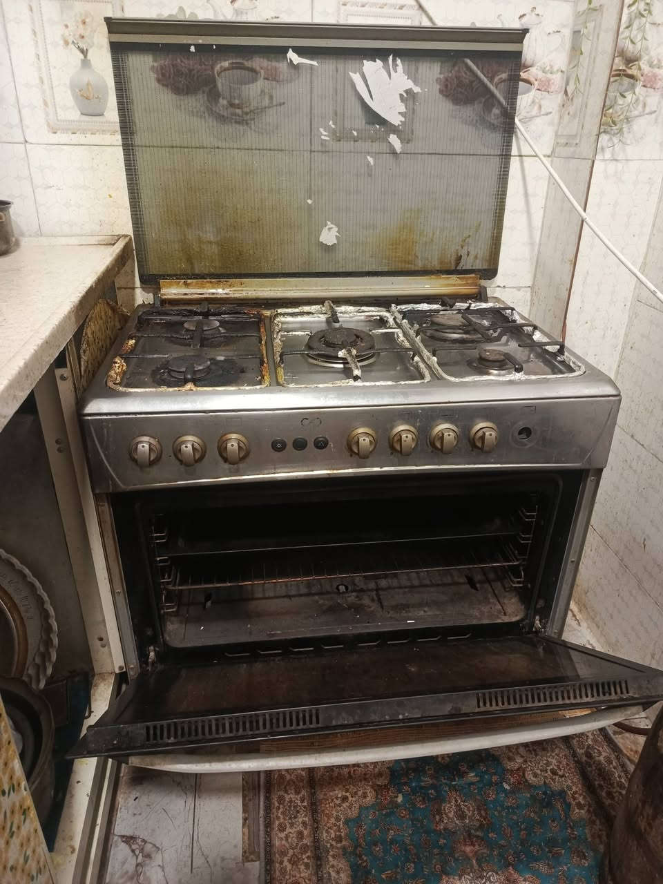 طباخ • ٥ عين • ٢ شغالات