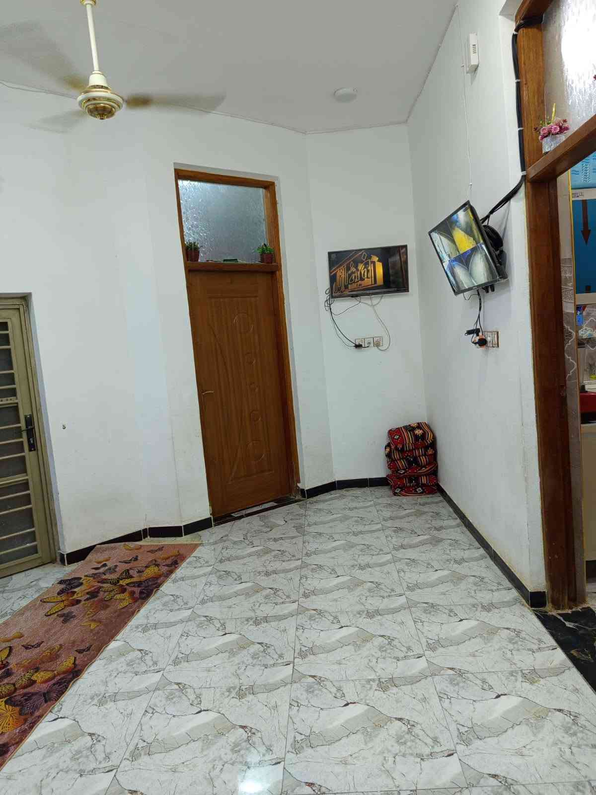معروض لدينا للبيع

دار سكني 100 م مربعه
10*10 ركن وجهين
طابقين على شارع 30 متر
 الطابق الاول يتكون من استقبال وطارمه وصحيات داخليه وخارجيه وغرفه وصاله 
ومطبخ

 الطابق الثاني يحتوي على غرفتين وصاله كبيره وصحيات داخليه 
بناء 2026 كافة الخدمات متوفره.
السعر المطلوب 160 مع المجال

للتواصل *********** او زيارة المكتب في الصالحية 
لمتابعة بقية العروض ⬇️

https://www.facebook.com/share/g/1H7SN175SY/
