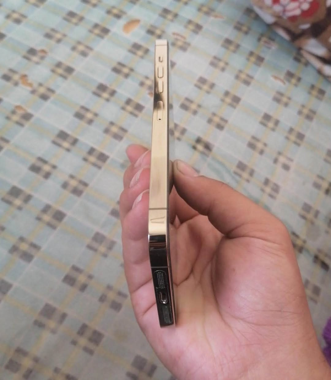 آيفون 13 برو ماكس أمريكي ،ذ256 بطاريه 93 بلادي وتر بروف مشحون 255مرا انسه صرف شحن أو أي مشكله  سعر 740 وبي مجال لشراي  رقم هاتف ***********

