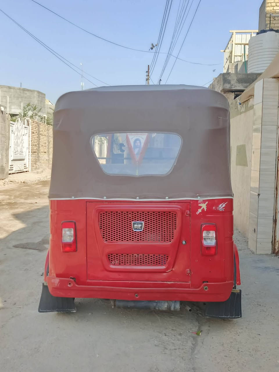 سلام عليكم تكتك البيع بجاج موديل 2022 رقم وسنويه محرك كفاله سعر خاص وهاذا رقمي *********** المكان القاسم عل حولي
