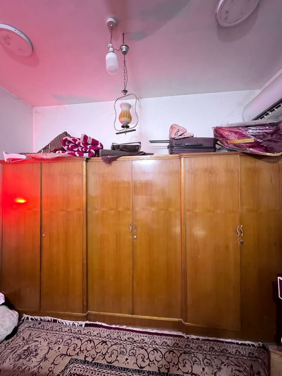غرفه اخشاب • للبيع • سعر مناسب