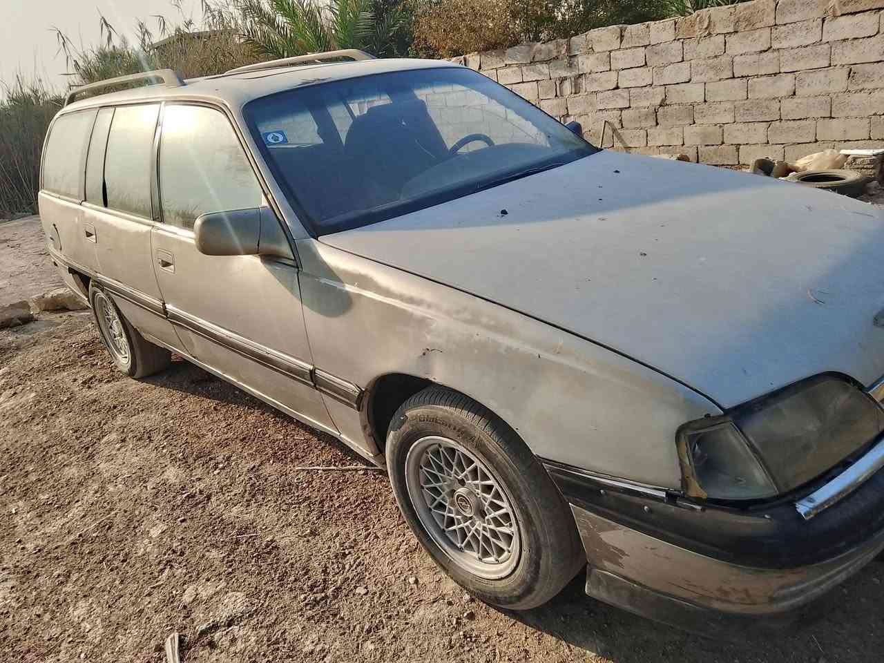 سلام عليكم اوبل اوميكا موديل 1991 رقم كربلاء مشروع وطني سنويتها 31  رايدها ب15مكاني بغداد اليوسفيه للأتصال  ***********
