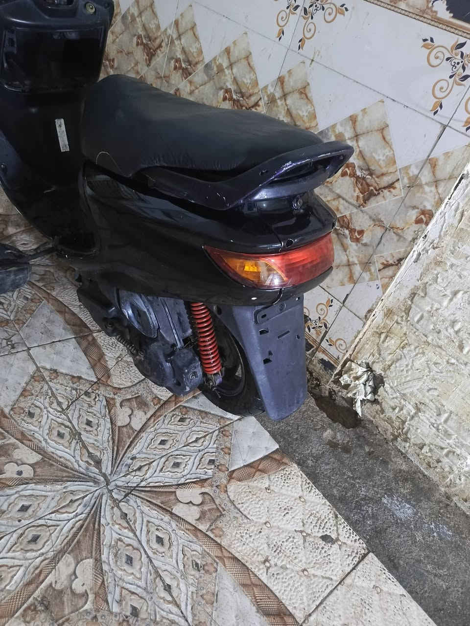 دراجه فراشه شغاله دكة هندر مكينه ناعمه سعر 250 وبيها مجال مكان بصره حيانيه ***********
