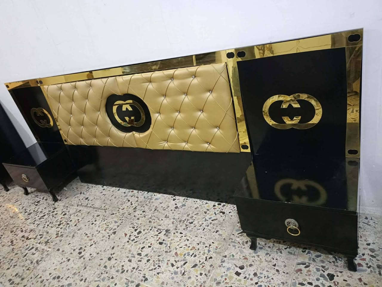 ماكو تفاصيل • غرفه اخشاب • ميز تواليت