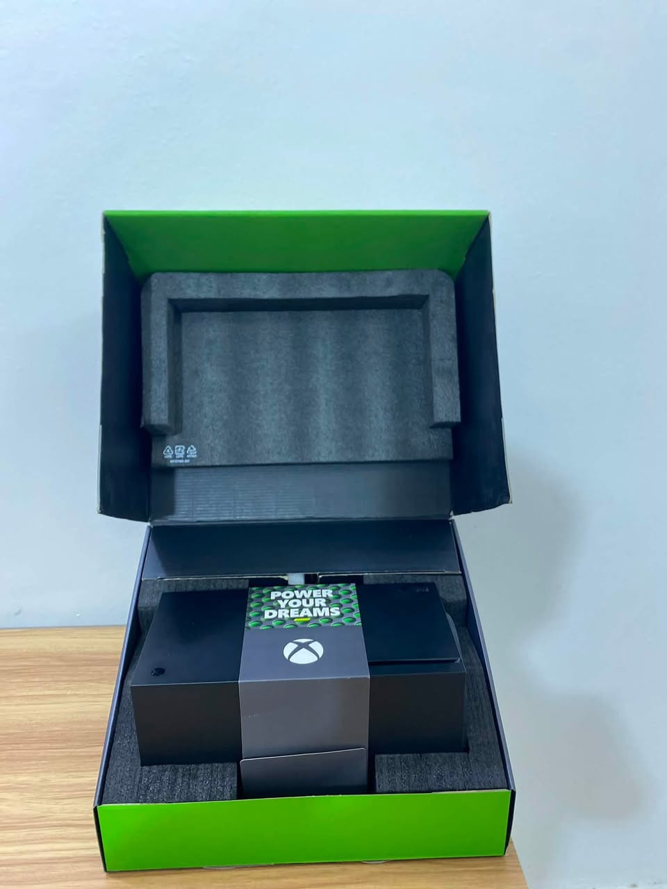 XBOX SERIES X  لوك ستيكر السعر 800 بي  مجال للطيبين الجهاز ما مفتوح
ملحقات كاملة اصليه  تشمل كبل HDML وكبل الطاقه والكارتونه موجوده 

للاستفسار واتساب 

***********

*********** 

موقع كربلاء المقدسة حي الاسره محل اسد بغداد مقابل أسواق زيتونه ￼

