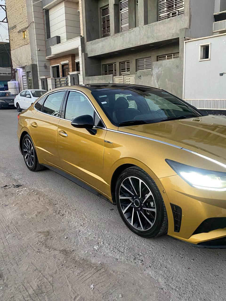 سوناتا 2020 لون ذهبي مميز  فول مواصفات ماشيه 72 ميل  تخم تاير جديد  تبريد تدفئه  مكينه   كير  خير من الله  سياره جديده 
ضرر السياره صفحه كامله 
العنوان بغداد  الدوره   
غير متواجد عل فيس مكلف بالنشر  الرقم بي وتساب
***********
