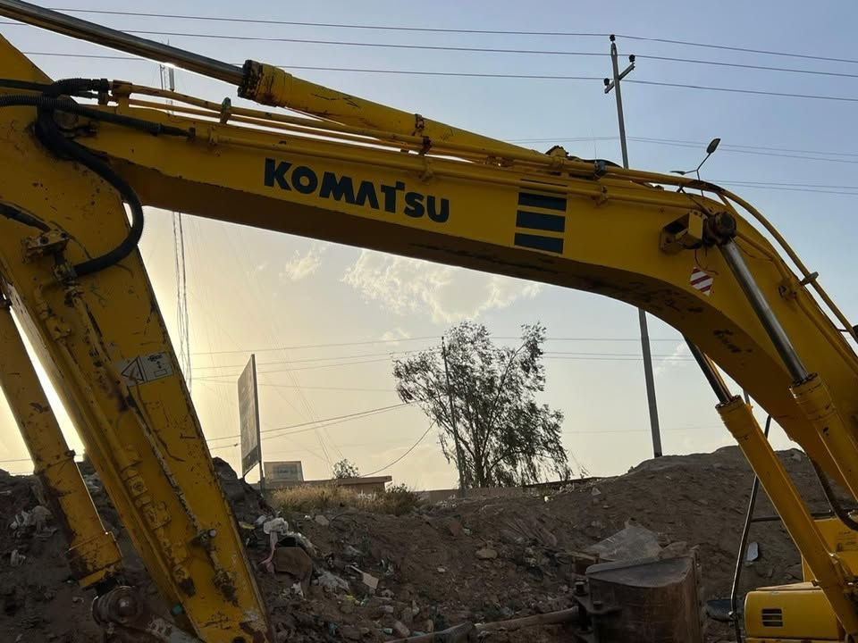 كوماتسو 6 
موديل 1999 اربيل
9 رولة
محرك مضخة شرط
كهربائيات بلادي
تبريد ثلج
تأسيس جگ بلادي
السعر 225$
المكان الرمادي
للمعلومات 
***********
