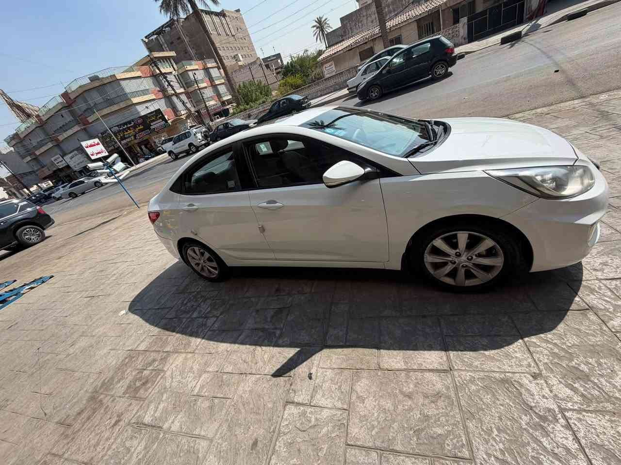 سلام عليكم اكسنت 2014 خليجي بلو سونارها موجود بيها جاملغ اليمين مبدل وبيها شبر بالجاملغ الورة اليمين وشبر بالباب وشبر بالدوسة انرشن اثر شخوط مو ضربة  ماشية 108 مكينه كير كفاله رايدها ب 87 وبيها مجال قليل ما اگطع سعر بالتلفون تعال گلبها ونتفاهم عالسعر مكاني كرادة ***********
