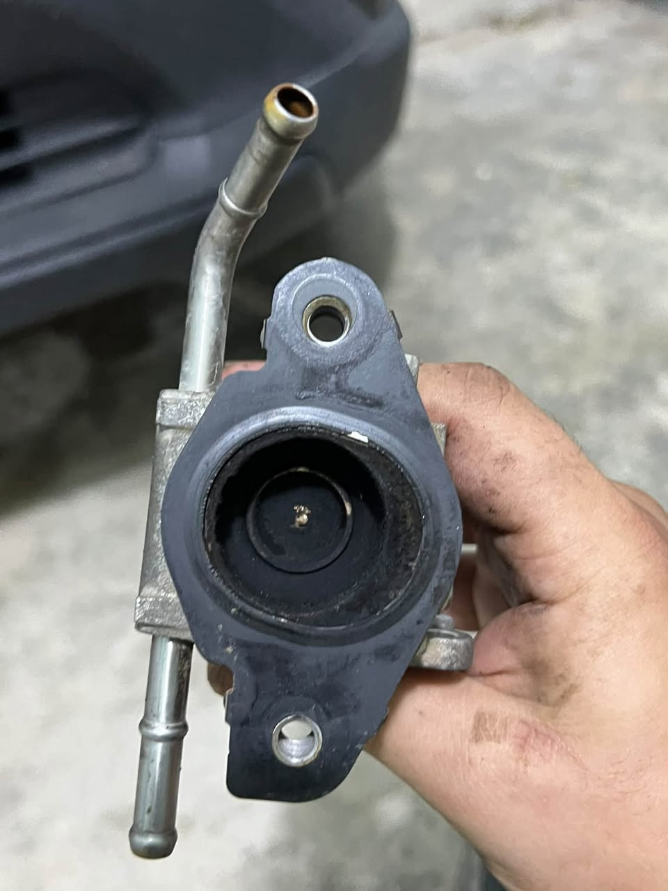 AVO
🔧 خدمات صيانة وفحص وبرمجة السيارات 🚗⚡

نوفر لكم مجموعة متكاملة من خدمات كهرباء السيارات، الفحص الإلكتروني، البرمجة والصيانة باستخدام أحدث الأجهزة والخبرة العملية، وتشمل:

🔹 صيانة كهرباء السيارات وتشخيص الأعطال الإلكترونية.
🔹 فحص وبرمجة السيارات بأحدث أجهزة OBD.
🔹 تنظيف وصيانة الثروتل بدي (Throttle Body).
🔹 تنظيف وصيانة صمام EGR.
🔹 صيانة وإصلاح أسلاك وضفائر السيارات ومعالجة التقطيع والالتماسات والأعطال الكهربائية.
🔹 إطفاء صوت تنبيه حزام الأمان حسب إمكانية السيارة.
🔹 تفعيل خاصية نزول وصعود زجاج جميع الأبواب بواسطة الريموت لسيارات Toyota حسب الموديل والتجهيز.
🔹 برمجة وتفعيل بعض الخصائص المخفية حسب نوع السيارة وإمكانياتها.

💻 كما نوفر اشتراك برنامج ALLDATA للسيارات الوارد الأمريكي 🇺🇸

ويشمل البرنامج:
✅ المخططات الكهربائية Wiring Diagrams
✅ مواقع الحساسات والكمبيوترات
✅ إجراءات الفحص والإصلاح
✅ مواصفات العزم والصيانة
✅ معلومات وأنظمة السيارات الوارد الأمريكي

📸 الصور والفيديوهات المرفقة من أعمالنا الفعلية، ونحرص على تشخيص العطل بدقة قبل تبديل القطع.

━━━━━━━━━━━━━━

📩 للاستفسار والحجز:
📞 ***********

📍 الموقع: قضاء العلم – الشارع العام
📌 مقابل مكتب صباح الشيال للسجائر

