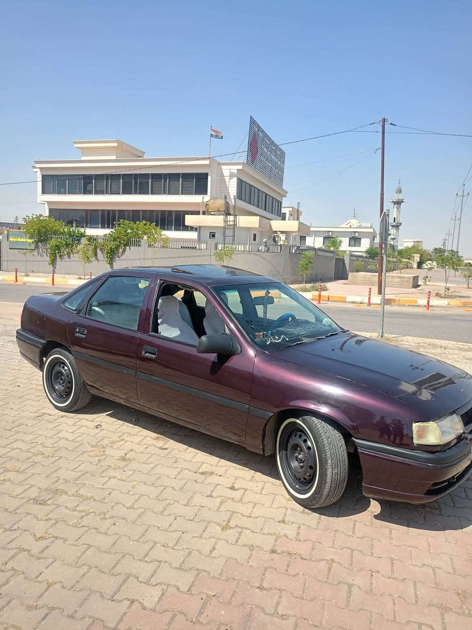 سلام عليكم سياره اوبل فكترا البيع مابيه اي عيب بدون ضرر صبغ بس جماليه موديل 1995مكينه 18دفتر بانزين شرط التحويل رقم جديد صدر جديد تايرات جدد كهربايات كله شغاله سعره 40 ورقه وبيه مجال  /#مكلف بنشر اتصل ع رقم ***********
